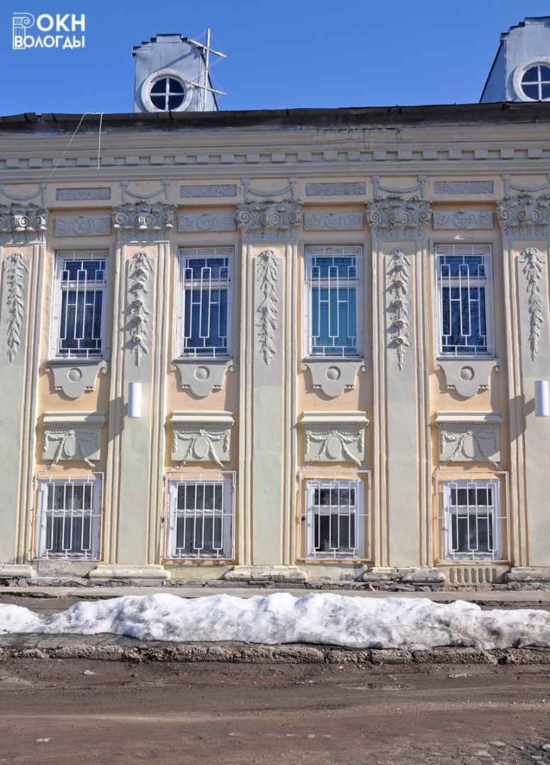 Фрагмент главного фасада, 2011 год