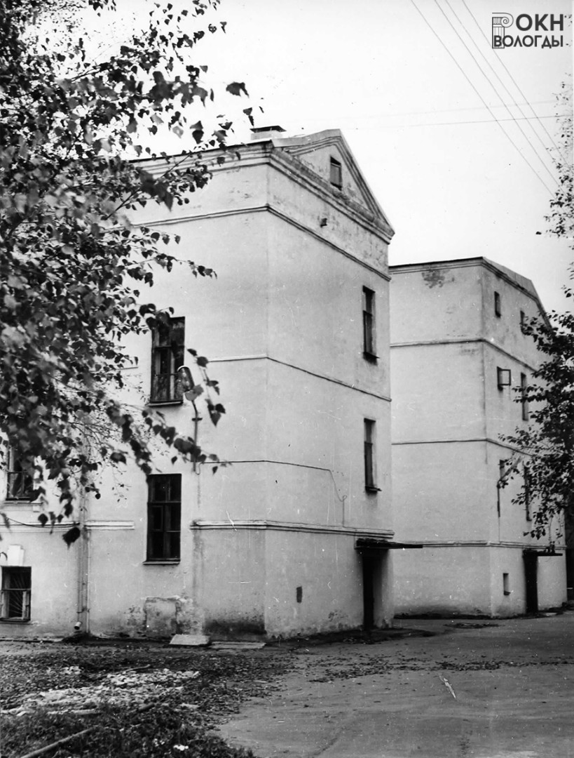 Вид дворовых пристроек с северо-запада, 1983 год