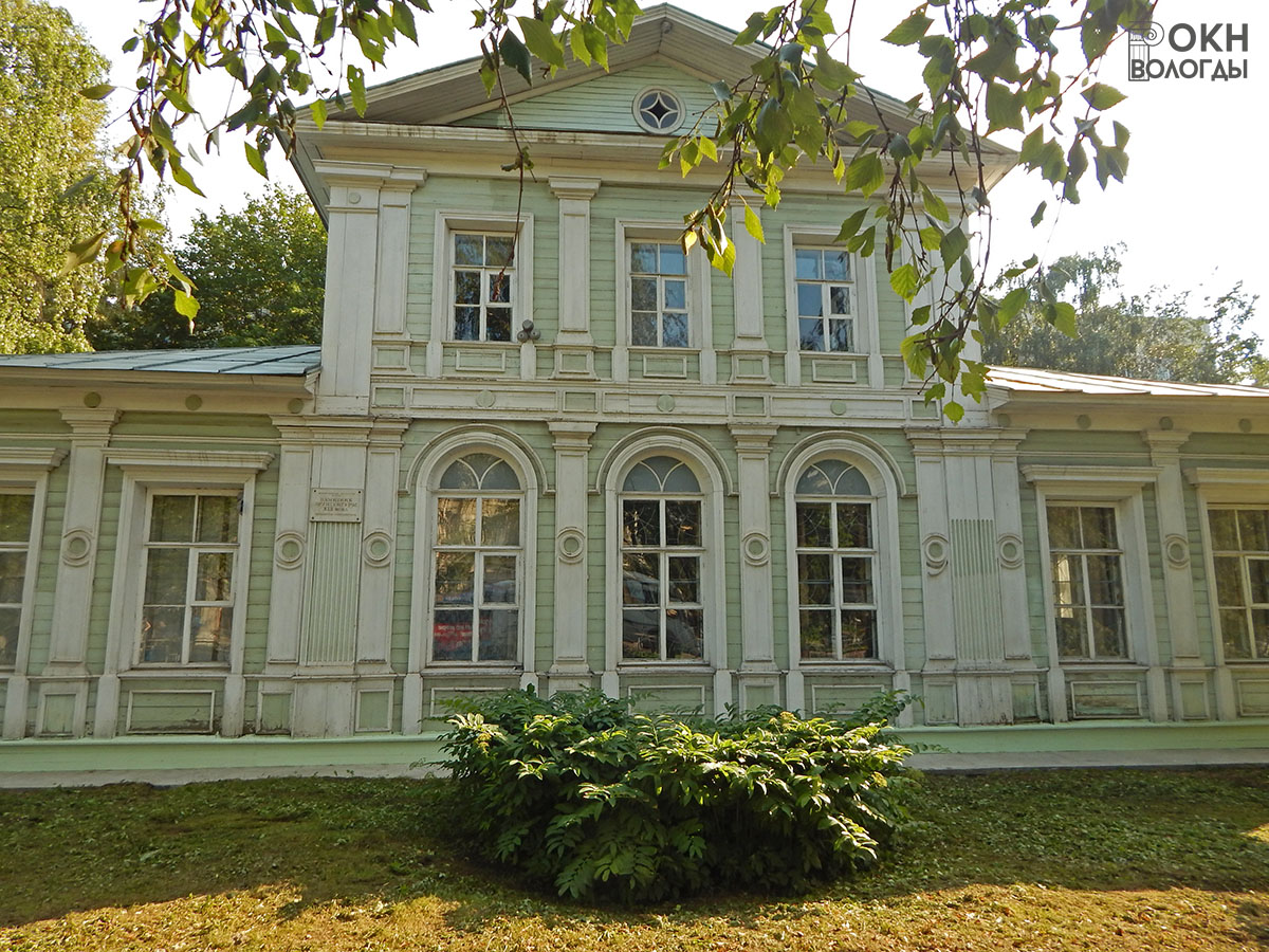 Главный фасад