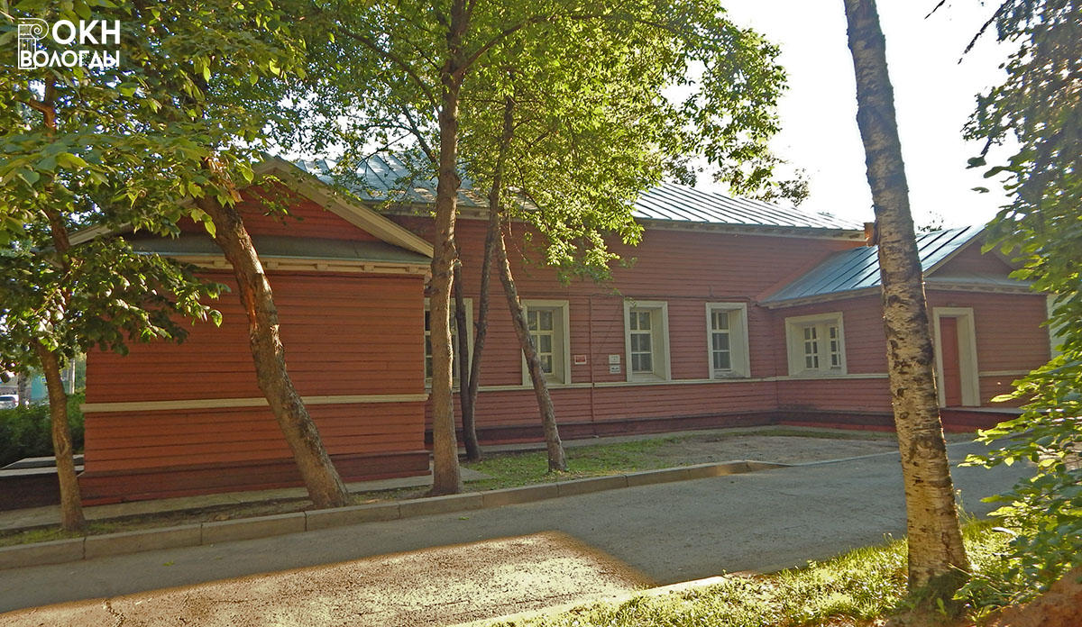 Дворовый юго-западный фасад