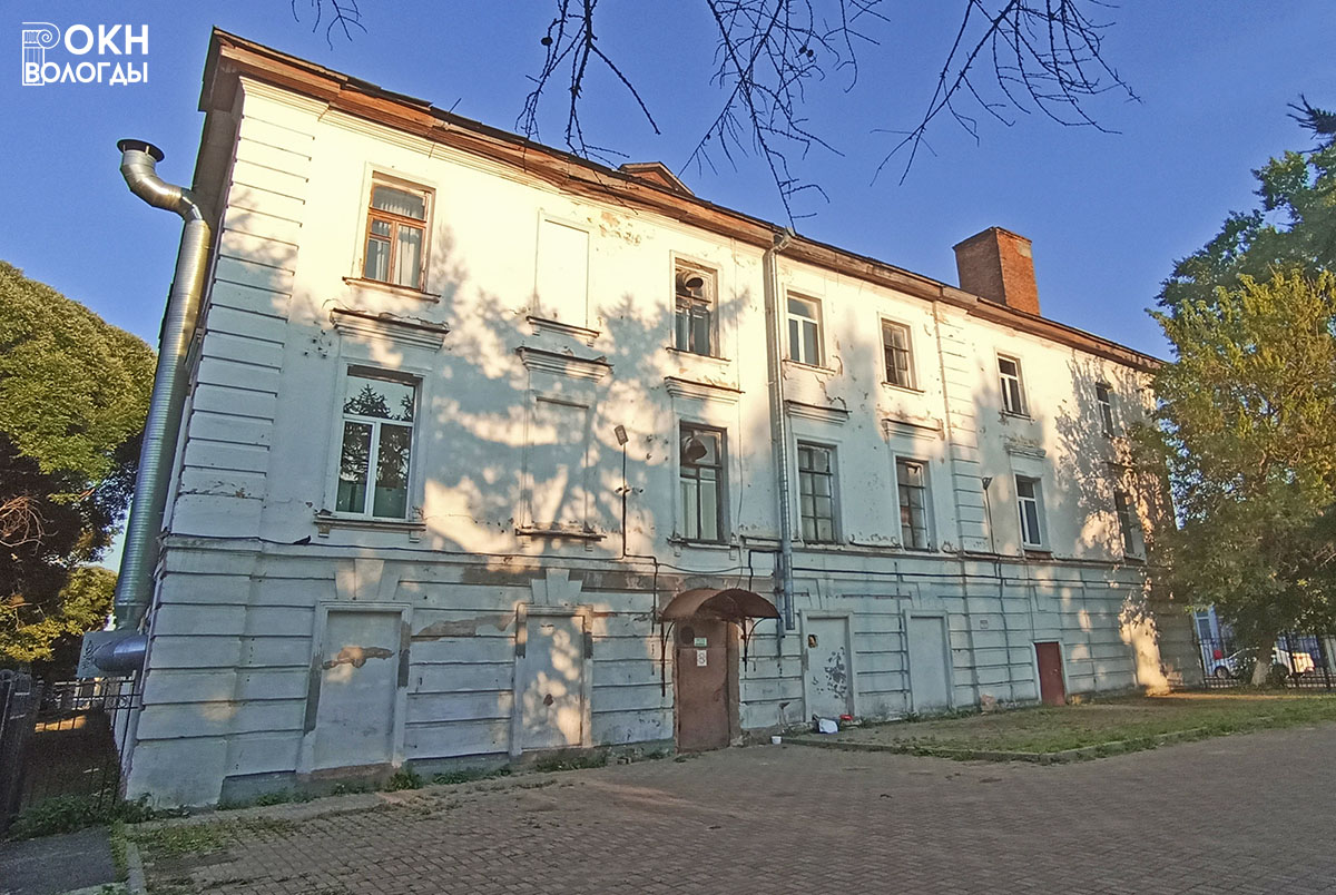 Западный фасад