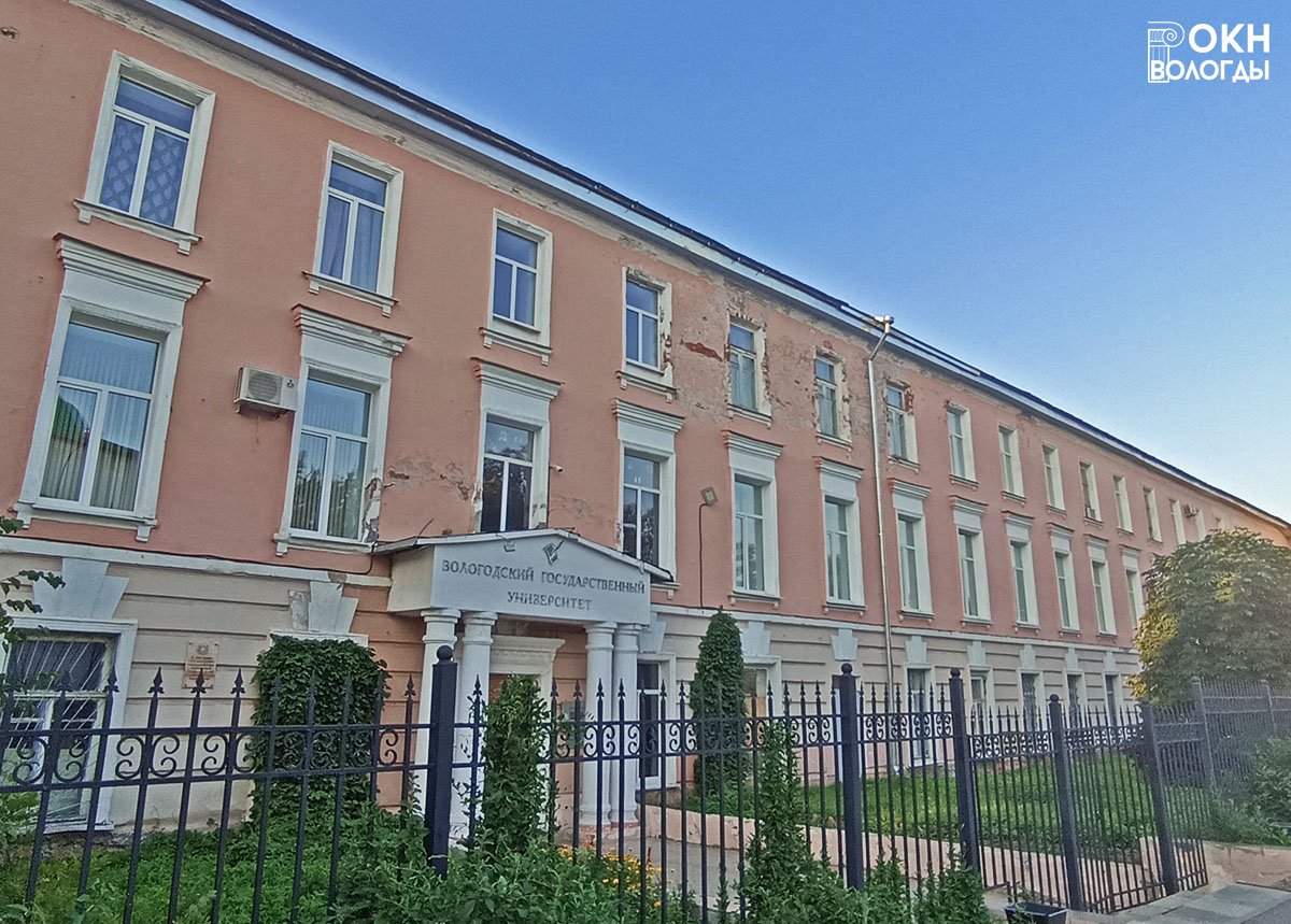 Фасад со стороны улицы С. Орлова