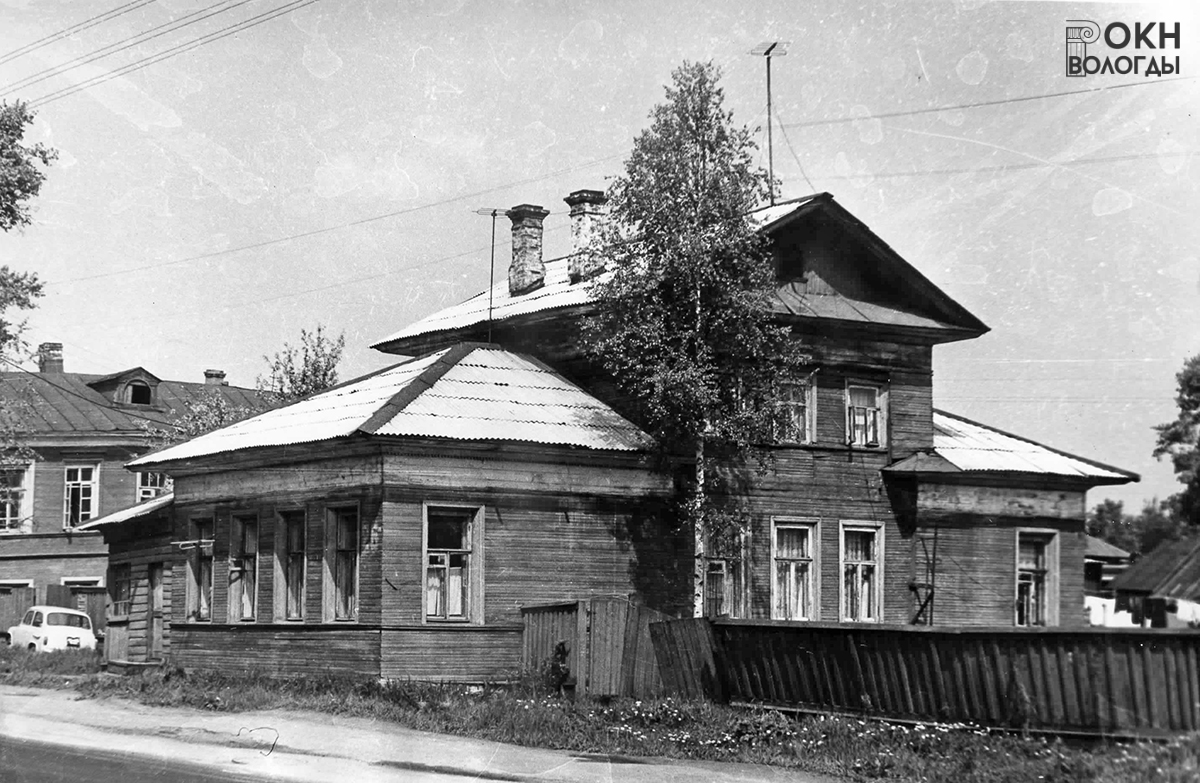 Восточный фасад, 1976 год