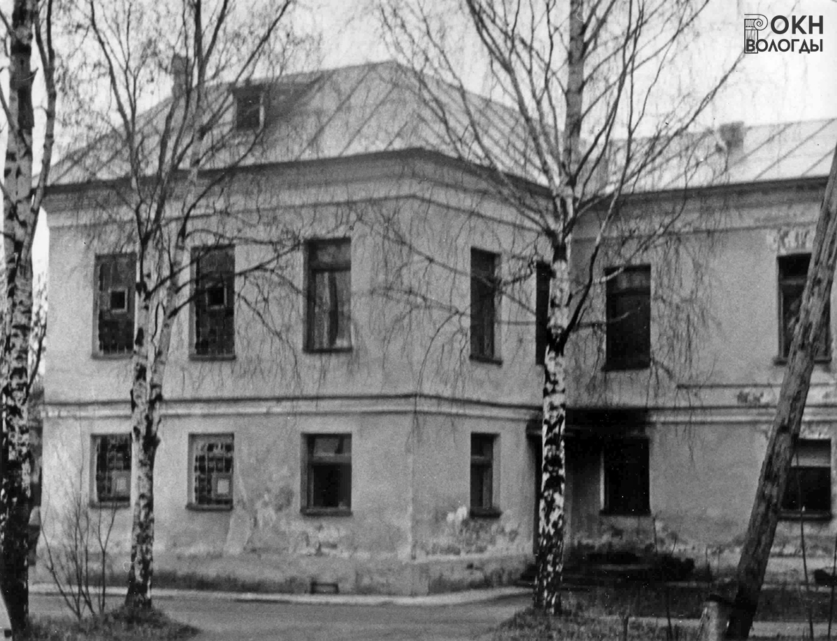Северо-восточный ризалит, вид с северо-запада, 1986 год